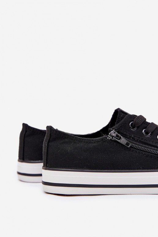 Infantil tênis de sola plana com atacadores cor preta Tem que serrgo Infantil tênis de sola plana com atacadores cor preta Tem que serrgo