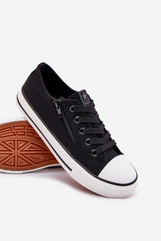 Infantil tênis de sola plana com atacadores cor preta Tem que serrgo Infantil tênis de sola plana com atacadores cor preta Tem que serrgo