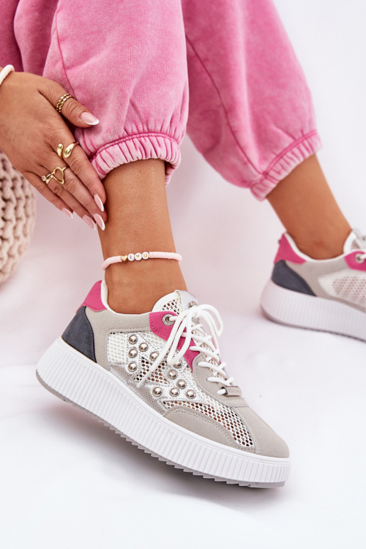 tênis Feminino com malha E pregos cor cinza Ogalda