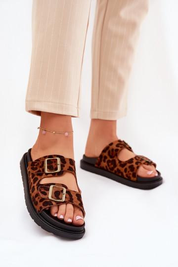 Chinelas femininas com estampa de pele de leopardo, com plataforma e fechos na cor marrom Simbes