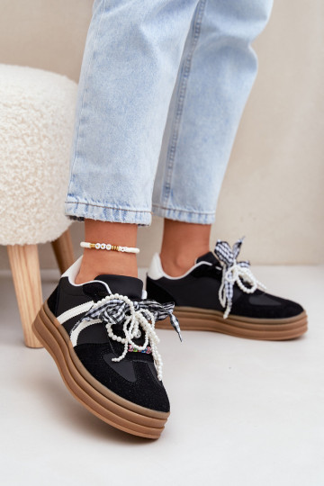 Tênis modelo batai feminino com plataforma e detalhes bonitos na cor preta Vinness