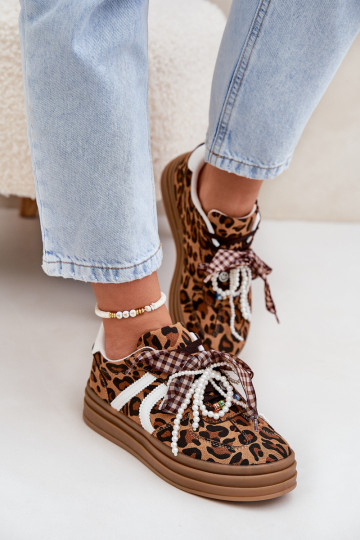 Tênis modelo batai feminino com estampa de pele de leopardo, com plataforma e detalhes bonitos na cor marrom Vinness 2