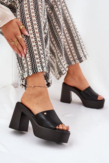 Feminino Chinelos de couro ecológico com salto e plataforma cor preta Tamirella