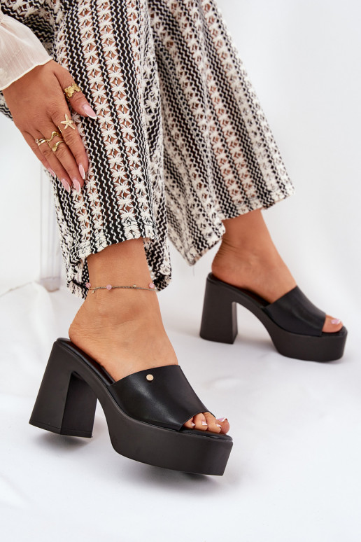 Feminino Chinelos de couro ecológico com salto e plataforma cor preta Tamirella