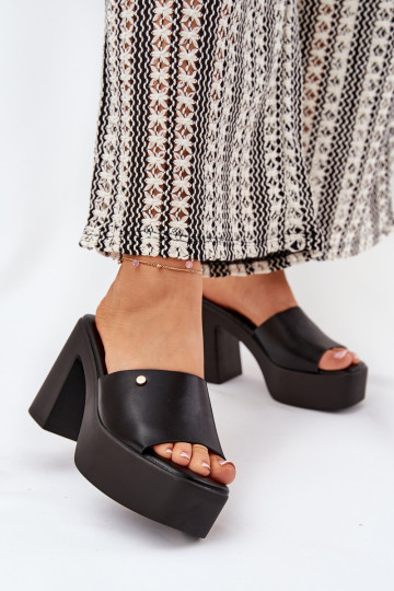 Feminino Chinelos de couro ecológico com salto e plataforma cor preta Tamirella 2
