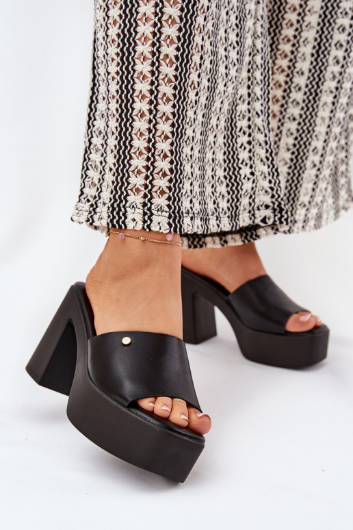 Feminino Chinelos de couro ecológico com salto e plataforma cor preta Tamirella