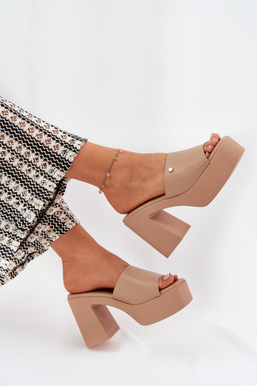 Feminino Chinelos de couro ecológico com salto e plataforma cor cáqui Tamirella