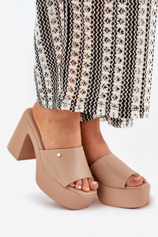 Feminino Chinelos de couro ecológico com salto e plataforma cor cáqui Tamirella