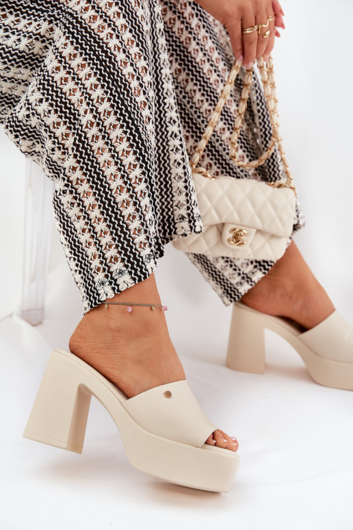 Feminino Chinelos de couro ecológico com salto e plataforma cor de marfim Tamirella