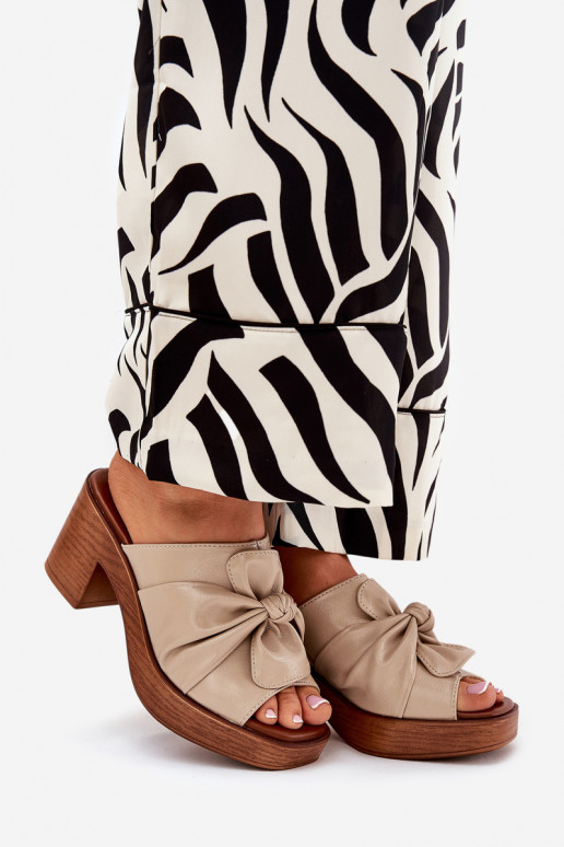 Chinelos femininos com salto de couro ecológico bege Kikilla