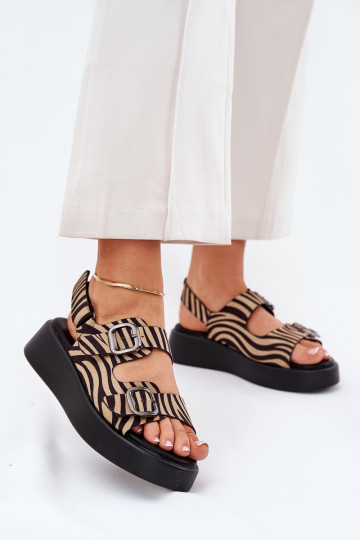 Sandália Feminina com Plataforma e Fivela em Estampa Zebra em Cor Areia e Preta Genorre