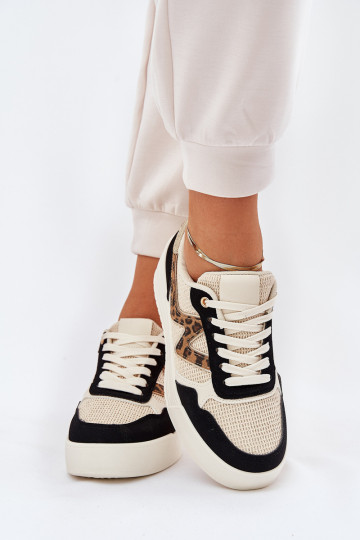 tênis Feminino com uma plataforma com padrões de pele de leopardo cor preta Lorori