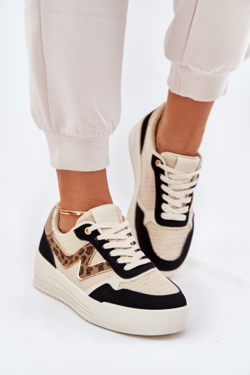 tênis Feminino com uma plataforma com padrões de pele de leopardo cor preta Lorori 2