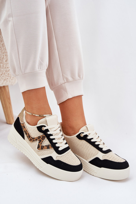 tênis Feminino com uma plataforma com padrões de pele de leopardo cor preta Lorori