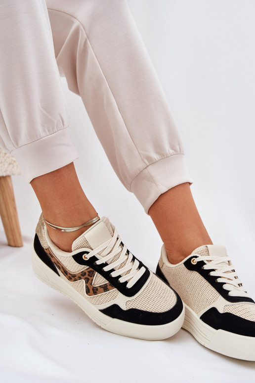 tênis Feminino com uma plataforma com padrões de pele de leopardo cor preta Lorori