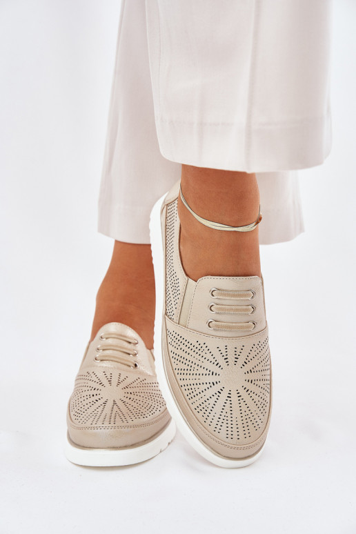 sapato Feminino Um modelo atraente com elementos abertos cor dourada Azethia