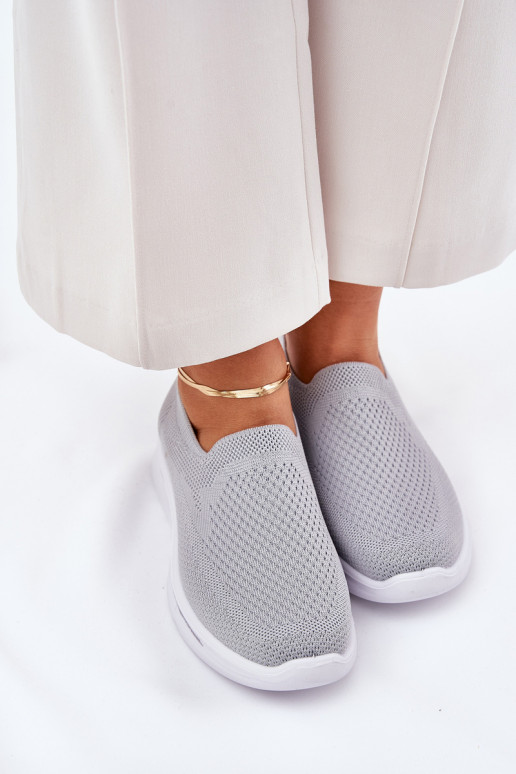 Feminino Tênis  Um modelo atraente cor cinza Adiora Feminino Tênis  Um modelo atraente cor cinza Adiora