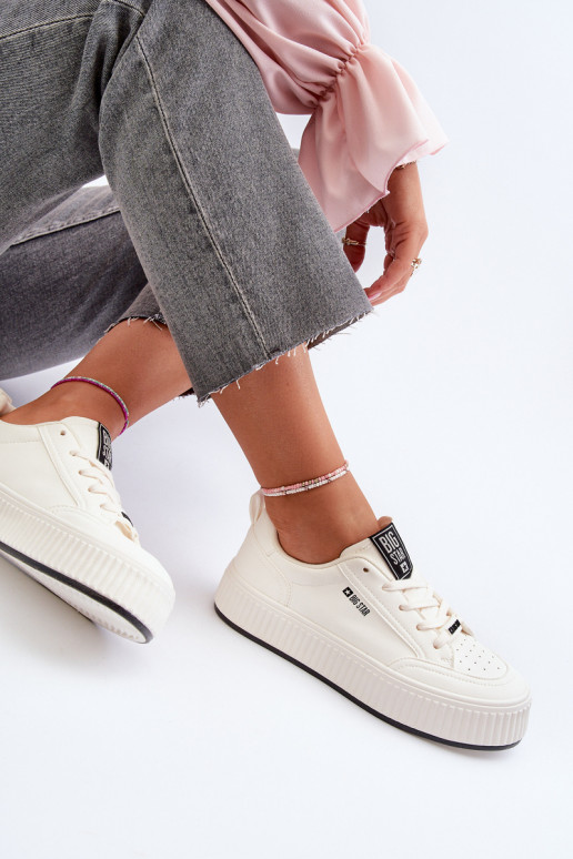 À modalo de tênis Feminino com uma plataforma Big Star NN274254 cor branca À modalo de tênis Feminino com uma plataforma Big Star NN274254 cor branca